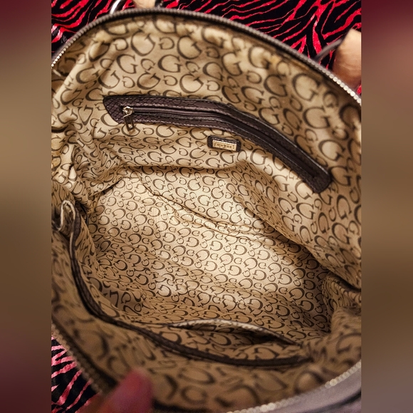 Vintage Guess Faux Crocodile Snakeskin Leather Bowling Purse Bag Pink Gray Y2k - Picture 4 of 7